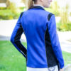Moderne Reiterin im Turnierjacket in Royalblau und Schwarz mit Strass