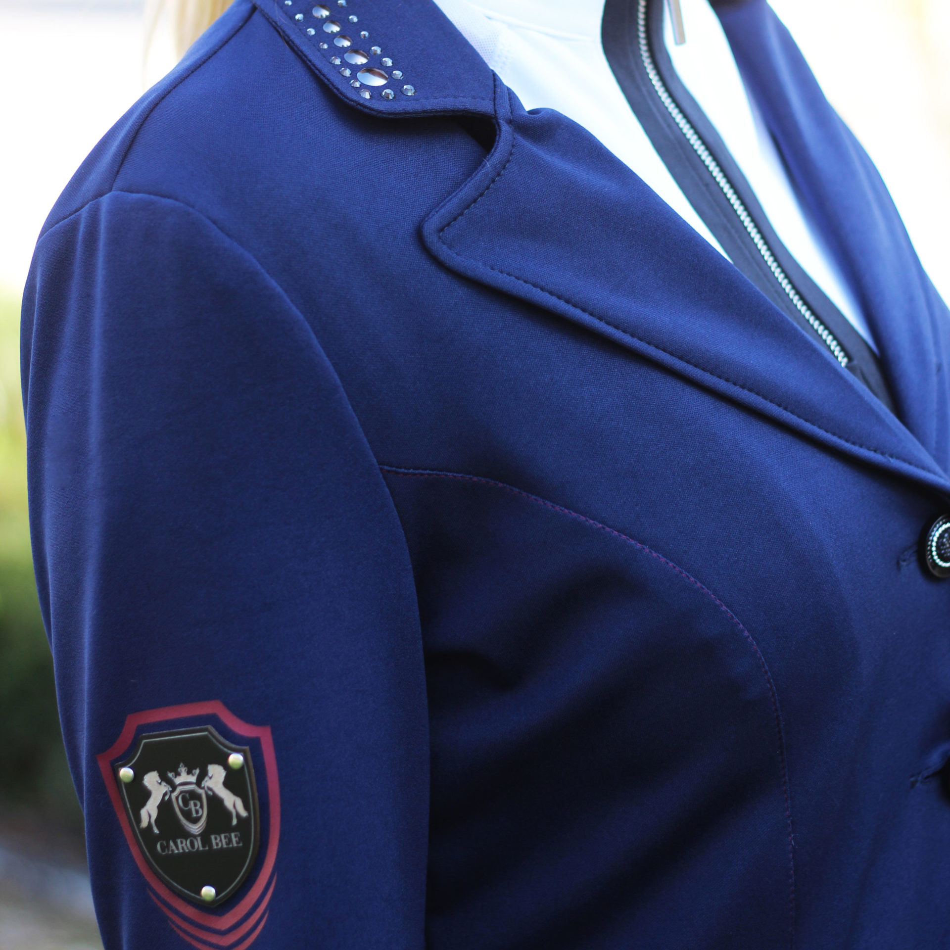 CAROL BEE Turnierjacket "Sophi" in Navyblau Reiterin mit Navyblauem Turniersakko und eleganten Strass-Details